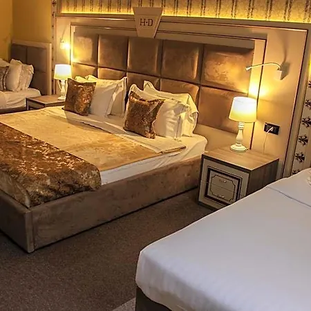 Hotel Deluxe