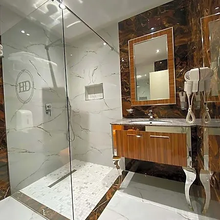 Hotel Deluxe Tirana