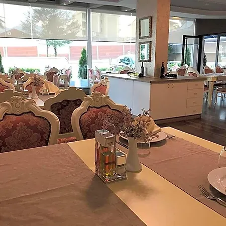 Deluxe Hotel Tirana