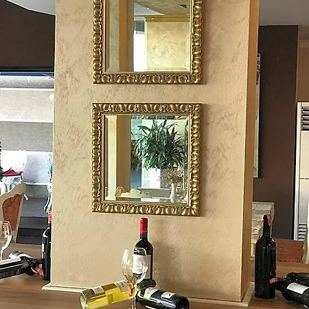 Deluxe Hotel