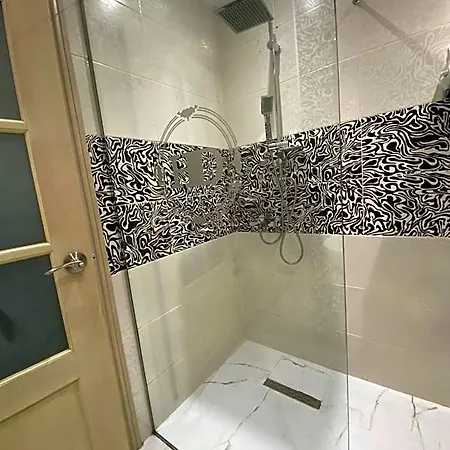 Deluxe Hotel